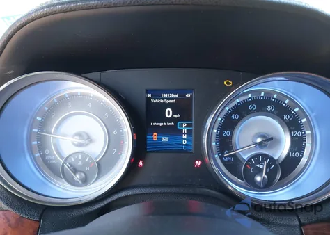 2014 Chrysler 300 z USA, uszkodzony, nr VIN 2C3CCAAGXEH355285